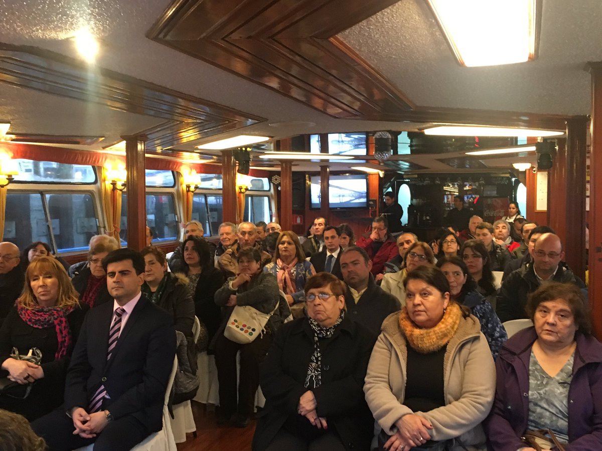 DiputadoBerger's tweet photo. Con una gran cantidad de público iniciamos nuestro tradicional café de camaradería, que lleva por nombre “Trabajo, trabajo y trabajo” para analizar las políticas de reactivación laboral en Chile. #ValdiviaCL #ElRanco #LosRíos https://t.co/n9WTOlgRkw