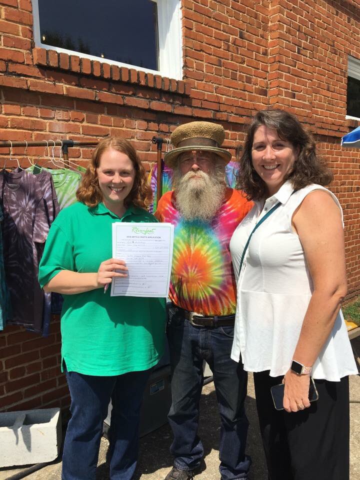 RiverfestEvent's tweet photo. Don't forget!!!!  Come and get your original Tie Dye shirt from the one and only Rick Bison of Holly Springs!!!  He'll be at Riverfest this weekend!  10-6 on Saturday and 10-5 on Sunday at Etowah River Park!! #awesome #riverfestga https://t.co/zYQAGlD6u5