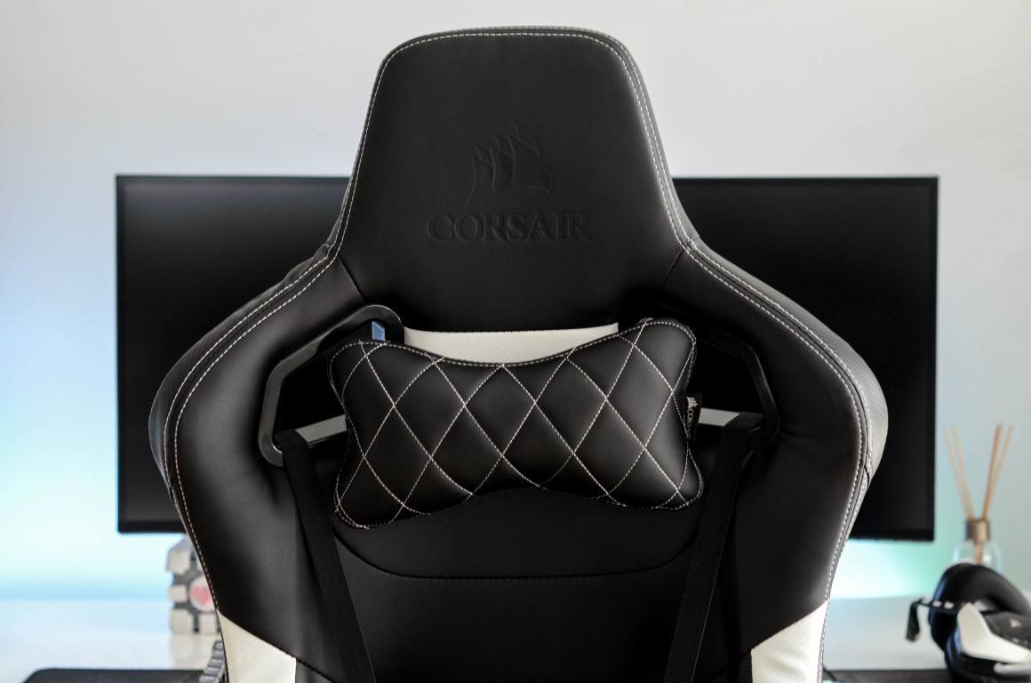 CORSAIR's tweet image. Would you like to have a seat? 💺

📸: Geekah