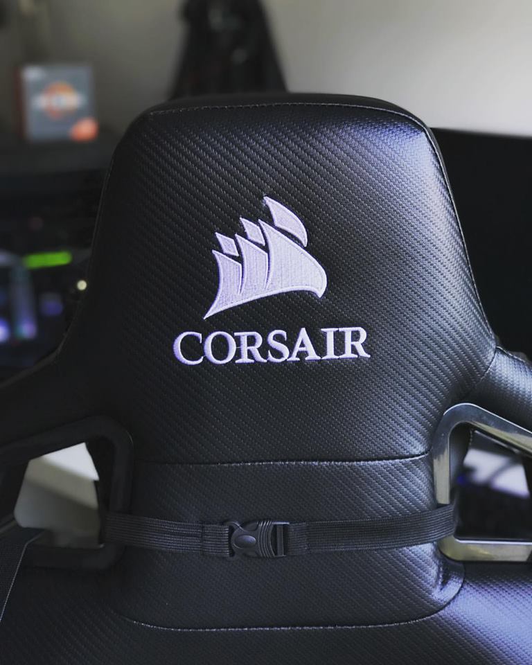 CORSAIR's tweet image. Would you like to have a seat? 💺

📸: Geekah