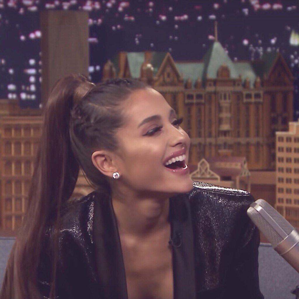 hey_butera's tweet photo. Ariana, you really made me feel better in my worst moments💔 I really hope we can make the same on you❤️ #weloveyouariana #staystrongari https://t.co/pvr0vssKt4