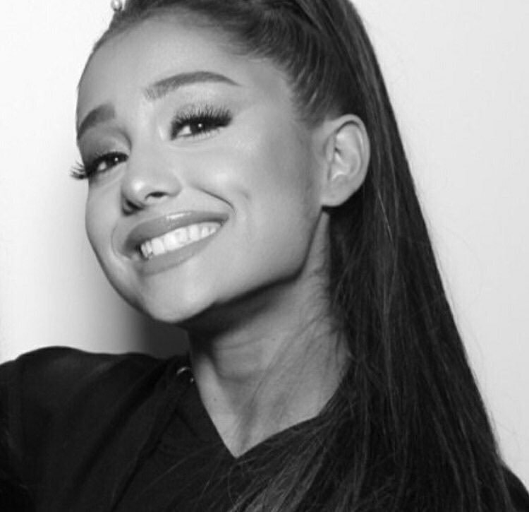 hey_butera's tweet photo. Ariana, you really made me feel better in my worst moments💔 I really hope we can make the same on you❤️ #weloveyouariana #staystrongari https://t.co/pvr0vssKt4