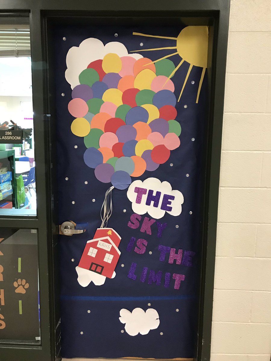 KaseyWilloughb4's tweet photo. Our students did an AMAZING job decorating these doors!! #itallstartswithhello https://t.co/B5BDVm8u7a