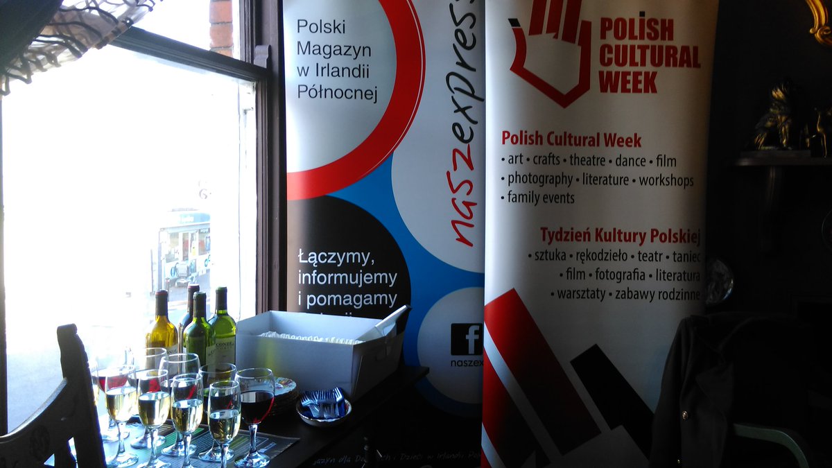 PolishCultWeek's tweet photo. Dziś otwarty został nowy projekt Naszego Expressu - Podaruj Książkę, o którym więcej można poczytać na stronie na FB. Był tort i toast za powodzenie projektu. *** Today we launched a new project Gift A Book. #podarujksiazke @PLinBelfast @NaszExpress @ADMediaEvents @LampPostCafe https://t.co/TV69YkH1Gz