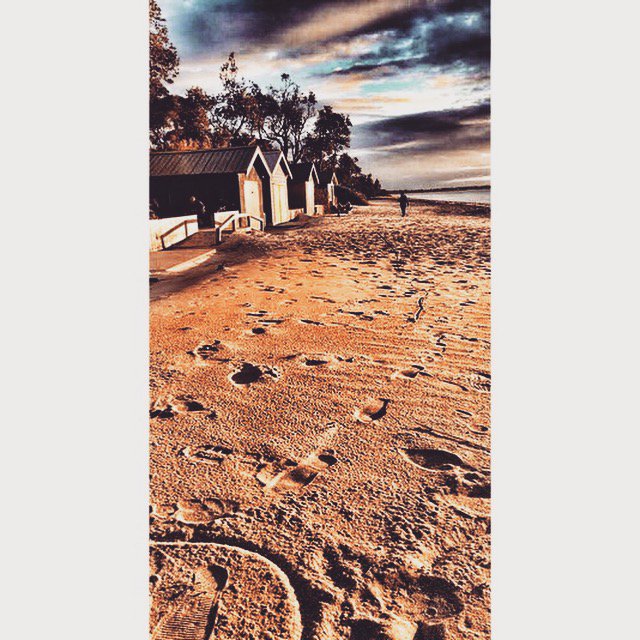 Themelbaycorner's tweet photo. I could never stay long enough on the shore; the tang of the untainted, fresh, and free sea air was like a cool, quieting thought. #beautiful #beach #love #photography #photooftheday #instagood #sunset #instalove #mornington #australia https://t.co/1jJqjS3xxz
