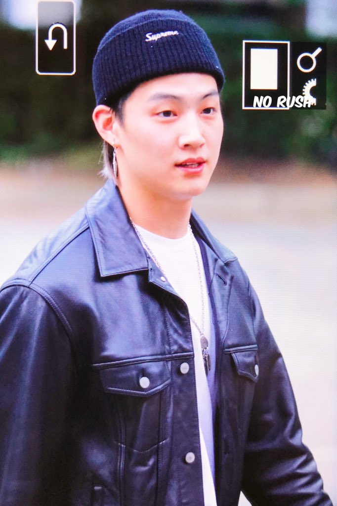 NoRush0106's tweet photo. 180928 뮤뱅 출근 

💛

#재범 #JB #LULLABY 
#갓세븐⁠ #GOT7⁠ ⁠⁠ #PresentYOU⁠⁠⁠ https://t.co/exPLFfAIJQ