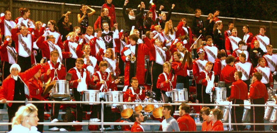 breeanaswift's tweet photo. Throwback Thursday! 
🎺🥁🎷🎶🚩 #marchingband #PSH #flags #colorguard #flagcorps #bandgeeks #bandsmakemedance #tbt https://t.co/PFe2bFllPA