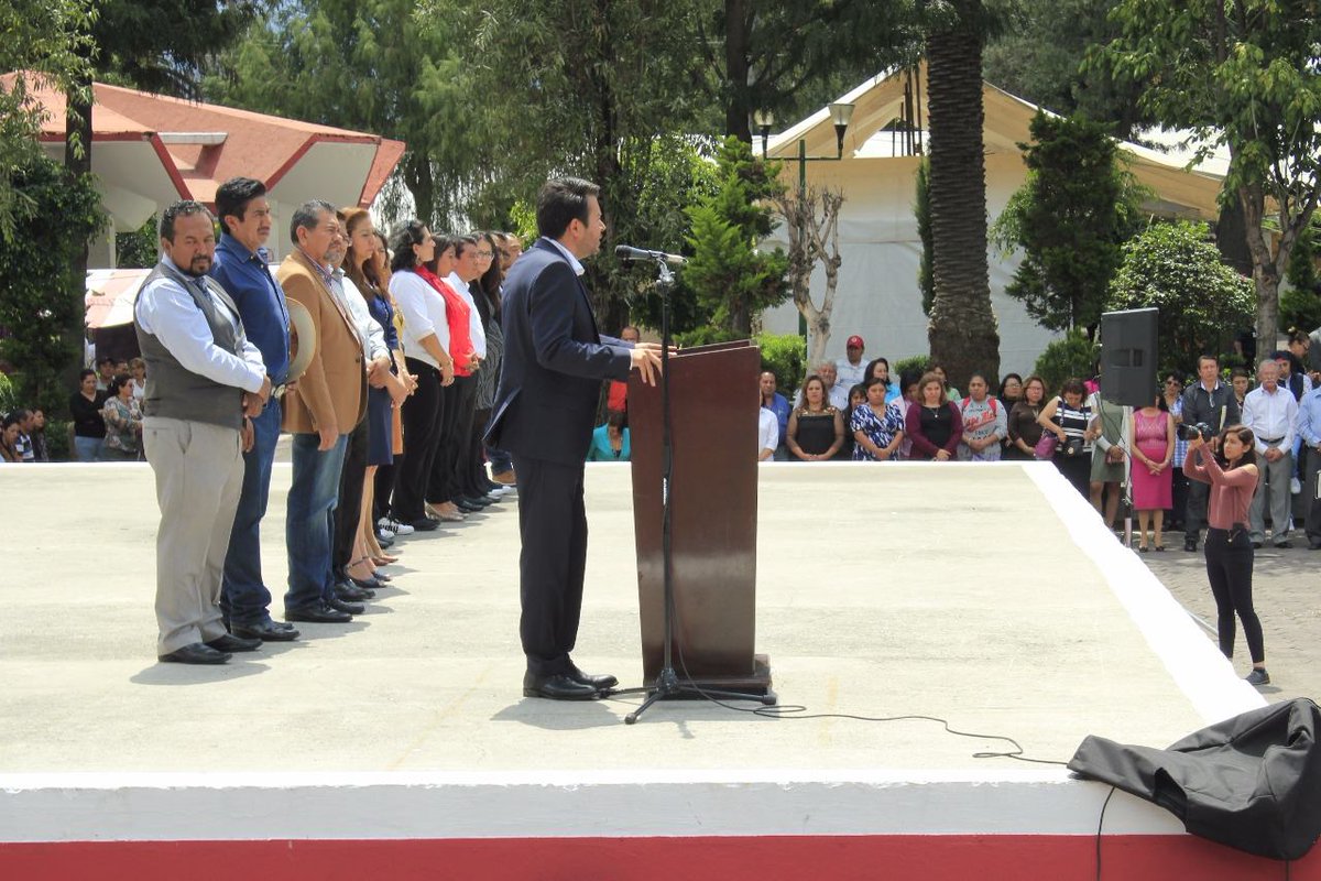 TlahuacRenace's tweet photo. Este 27.09.18, el Jefe Delegacional @arturomedinap encabezó la Ceremonia de Clausura de Administración 2015-2018.
A unos días de concluirse este trienio, abrimos paso a un nuevo gobierno con un  #Tláhuac más encaminado al progreso y al desarrollo humano de sus habitantes. https://t.co/eI8awijN7a