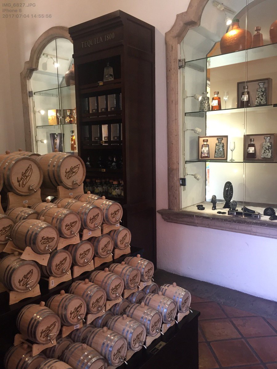 Tour Mundo Cuervo #mundocuervo <a href="/jctradicional/">Jose Cuervo Tradicional®</a> <a href="/JoseCuervo/">Jose Cuervo</a>   <a href="/rutadeltequila/">Ruta Del Tequila</a>  <a href="/CRTequila/">C.R. Tequila</a>  <a href="/JaliscoEsMexico/">Jalisco Es México</a>  <a href="/Secturjal/">Secretaría de Turismo de Jalisco</a>  <a href="/SECTUR_mx/">SECTUR México</a>  <a href="/stereotrotamund/">erick larios</a> @consultoreshote  #JaliscoEsMexico #rutadeltequila #toursxtequila #mexicotequilatours #mundocuervo