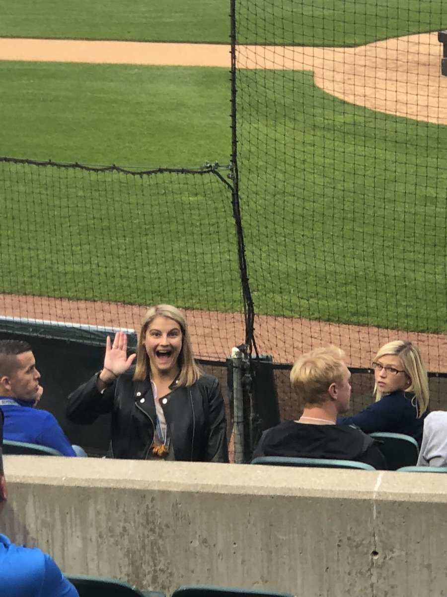 el_choo_choo's tweet image. Elmore sports own @skysox @AbbyKappel wins bingo at #milbps
