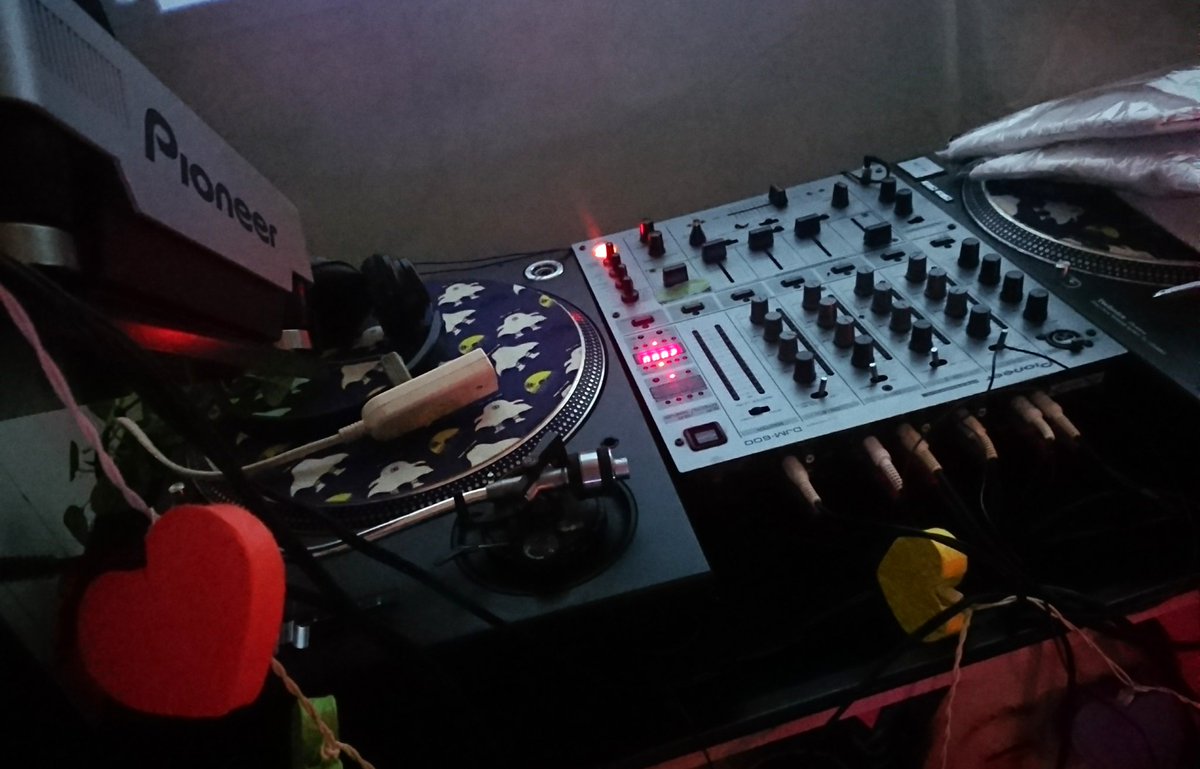 kanegaec's tweet image. 昨夜の二次会はこちらへ🎧
素敵なPVを見せていただきました♪ちょっと編集して後で
upしようと思います☺️
#baramon#ropponmatsu