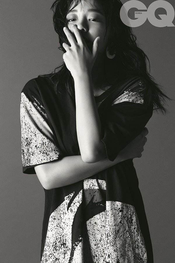 [📰NEWS]
"흑백의 아우라"…김세정, 물오른 성숙美
ᆞ
▶ naver.me/xQAZK9rk
ᆞ
#구구단 #gugudan
#세정 #SEJEONG #김세정
#GQKOREA #화보 #10월호⛤