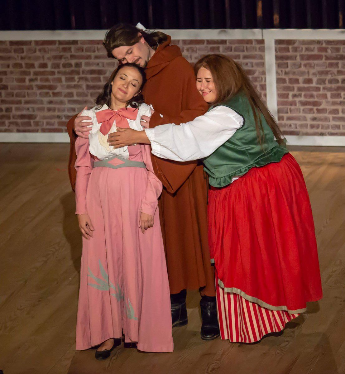 Divinopera_live's tweet photo. Plus que deux dates pour venir découvrir nos Mousquetaires au couvent !
Samedi 29 septembre (20h) et dimanche 30 septembre (16h) au théâtre Saint Léon (Paris 15)
#LesMousquetairesAuCouvent #LouisVarney #Operette #SpectacleVivant https://t.co/GQLmaYTRPL