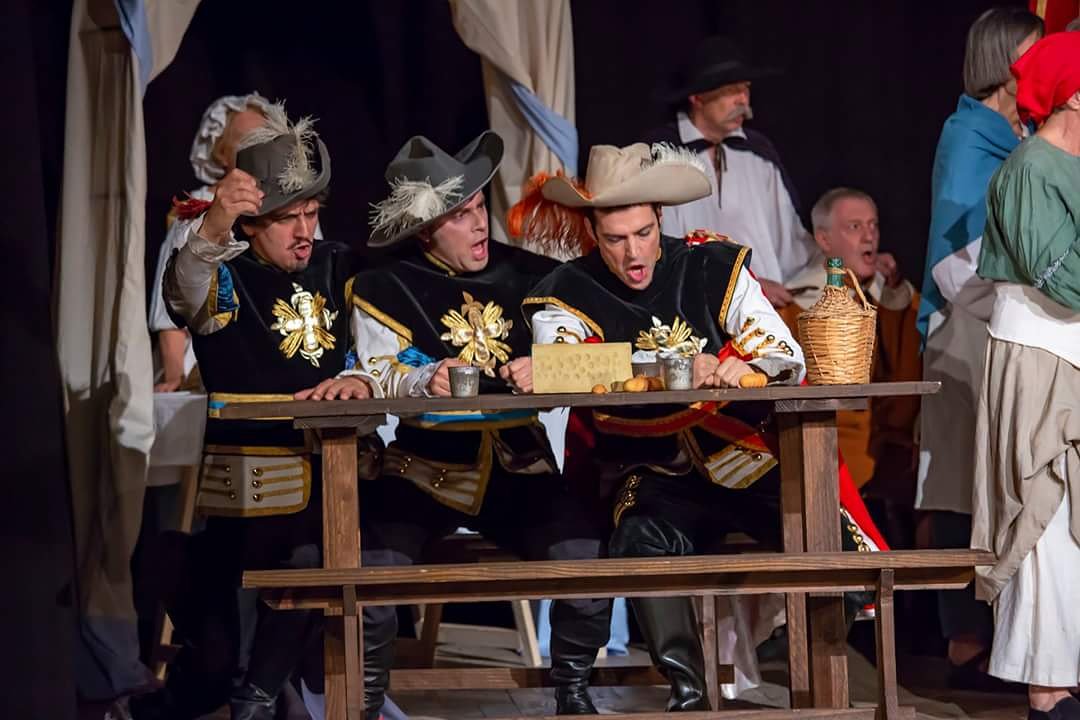 Divinopera_live's tweet photo. Plus que deux dates pour venir découvrir nos Mousquetaires au couvent !
Samedi 29 septembre (20h) et dimanche 30 septembre (16h) au théâtre Saint Léon (Paris 15)
#LesMousquetairesAuCouvent #LouisVarney #Operette #SpectacleVivant https://t.co/GQLmaYTRPL
