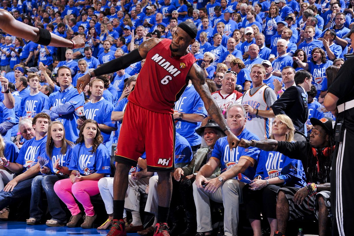 BleacherReport's tweet photo. Welcome back, Weezy 

#CarterV https://t.co/qoOjB9HV4G