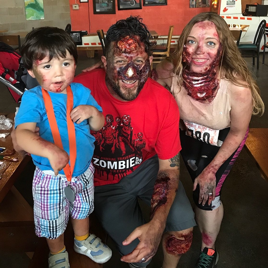 MissChrystaline's tweet photo. A few more pics behind the scenes of the #tczombierun commercial. More pics and info on my Instagram (chrystaline_angel_decker) and Matt's (reallyzerilli). Makeup done by Milixa (milixaa) @rightbrainbrew https://t.co/Y6blSNoeJL
