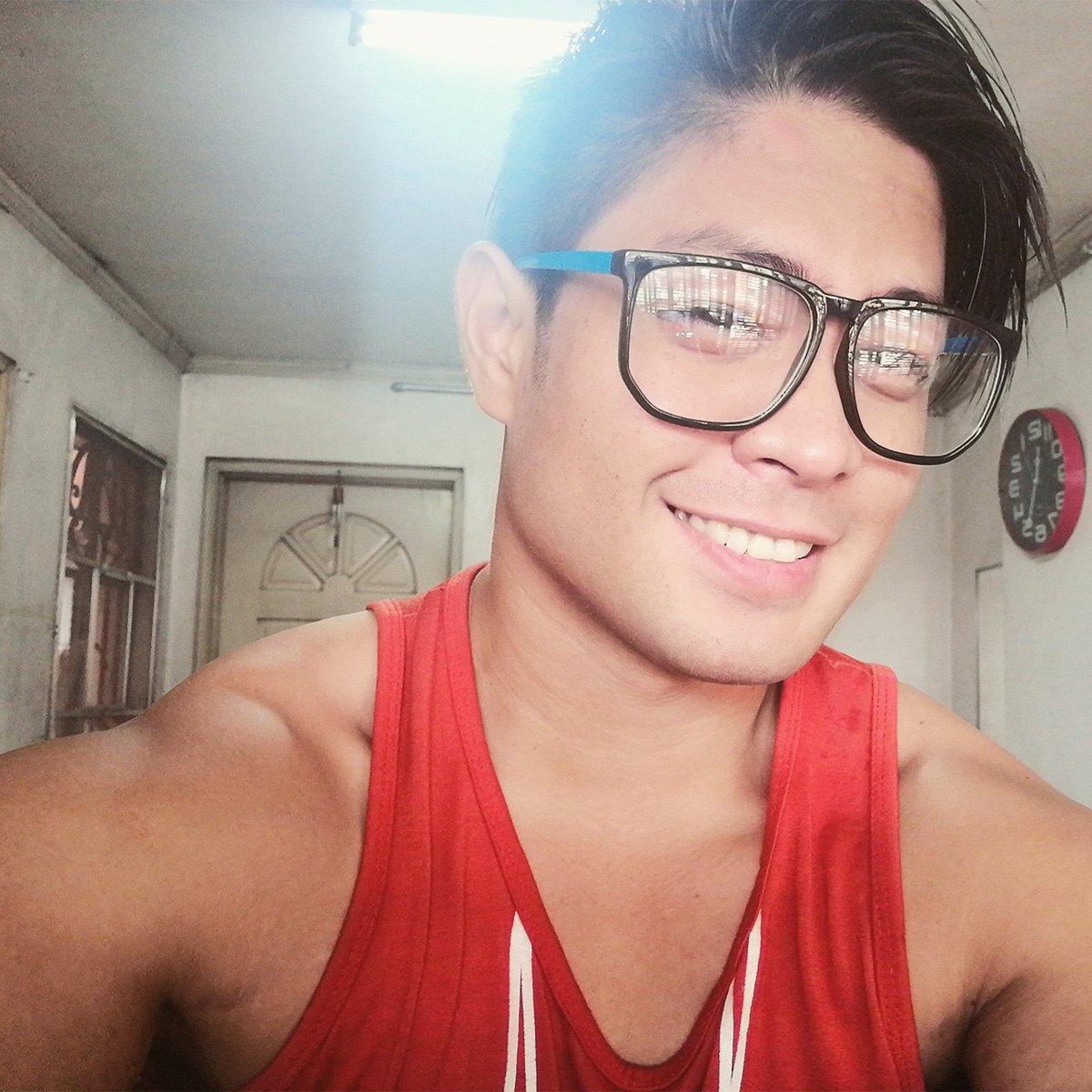 inyerocks's tweet photo. Maiba naman. #NotMyComfortZone #SomethingIsDifferent https://t.co/r9xww8VdjH