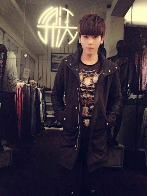 Sebastian Michaelis (@mydemoniccrow) on Twitter photo 