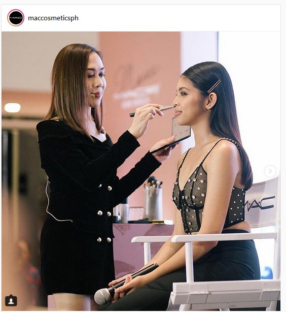 Bang_Pink_06's tweet photo. π·maccosmeticsph
**MAC Glambassador #rbchanco showed us how to create the perfect day-to-night look using the #MaineforMAC lipstick π€
#mainedcmMACTrinomaIn1Day
#ALDUBNationFullofLove https://t.co/wLCRXuOLT5