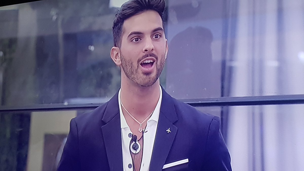 Mss__ae's tweet photo. @GHVIP2018_ como te se te que la cara de jilipolllas, cuándo ya lo eras pero reprimido #GHVIPGala3 #susoghvip https://t.co/M8DS4vFOyu