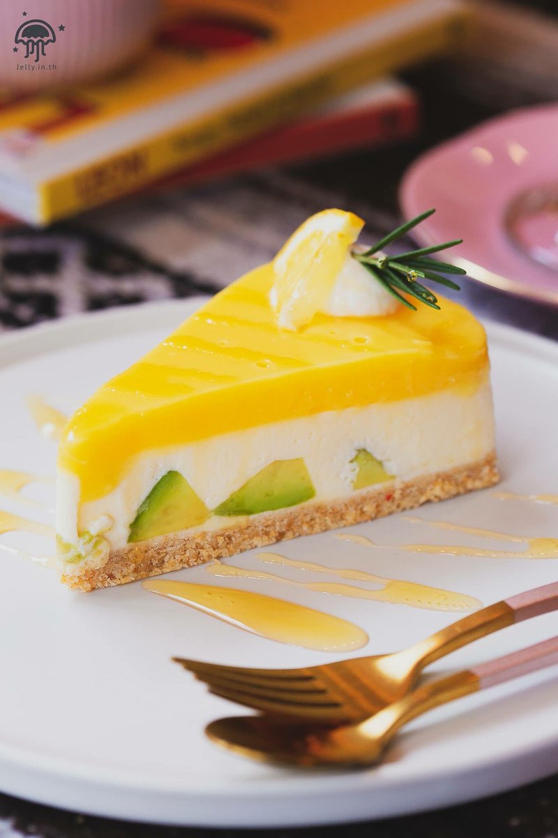 jellyinth's tweet image. 🧡💛💚🥑 พาทัวร์ Oh Vacoda Café ที่ทุกเมนูในร้านมีส่วนผสมของอะโวคาโดออแกนิก แถมบรรยากาศร้านตกแต่งสไตล์บีช สีส้มสดใสน่ามาถ่ายรูปมาก ✨เมนูแนะนำ คือ “Avoothie” @aroii 
📍พิกัด :  Oh Vacoda Café อารีย์สัมพันธ์ซอย 4
#Jellyบอกต่อ #รีวิวคาเฟ่ #อร่อยจนต้องรีวิว