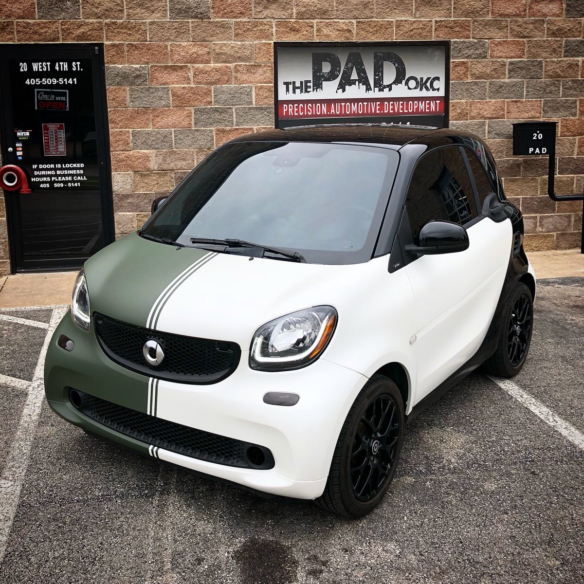 thepadokc's tweet photo. Split personalities for the shop Smart car with our latest wrap job! https://t.co/nQCJ3QjTSo