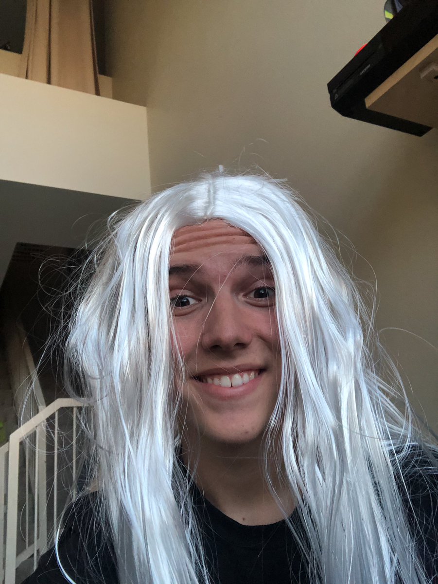 imnotjosiah's tweet photo. Billie eilish who https://t.co/vIBtPO4Ip3