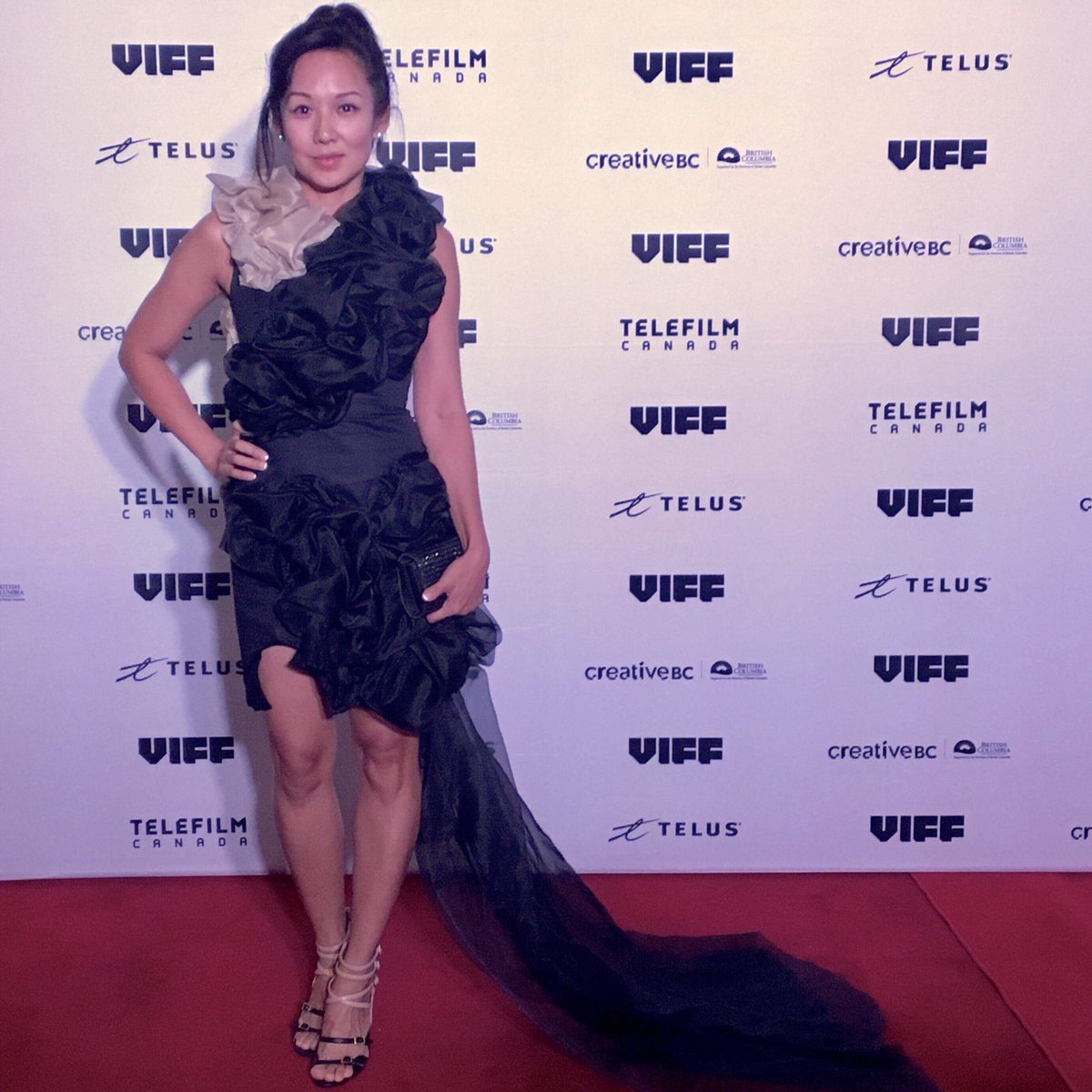 SarahDArcey_'s tweet photo. Steph Song x @VIFFest wearing #KirstenLeyStudios #viff2018 #styledbysd https://t.co/vXLbTcRgWn