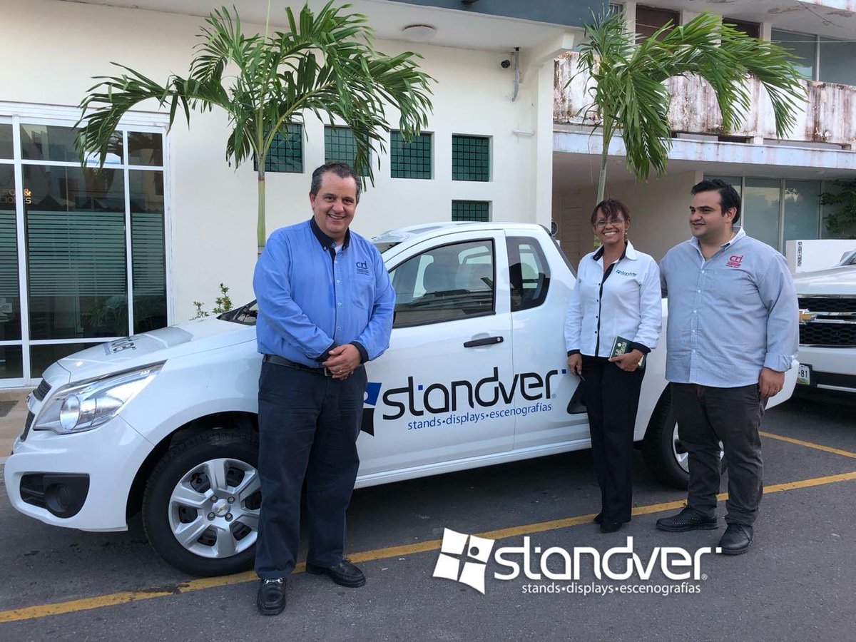 StandVer's tweet photo. Hoy entregamos un vehículo más a nuestra Directora de Operaciones Zoila Gonzalez el cual se suma a la flotilla de #StandVer https://t.co/Ala01nwSOr