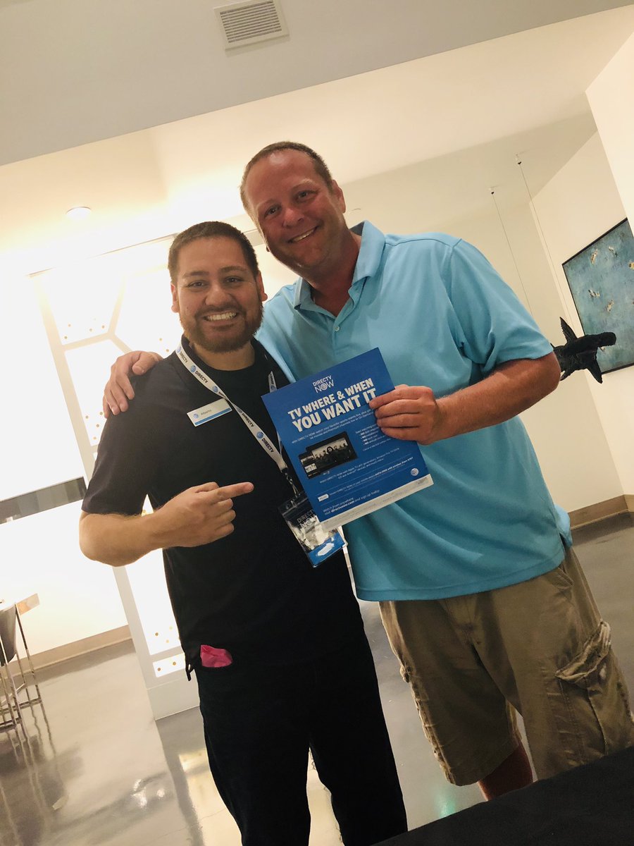 Berto_Momo's tweet photo. Gotta do what you gotta do! Chris, a resident at @SocietyWShore beat me at a round of pool!?!?!? His prize? He gets to try @directvnow! #GoBig #FreeRoku #LifeAtATT https://t.co/xXaelA9NvU
