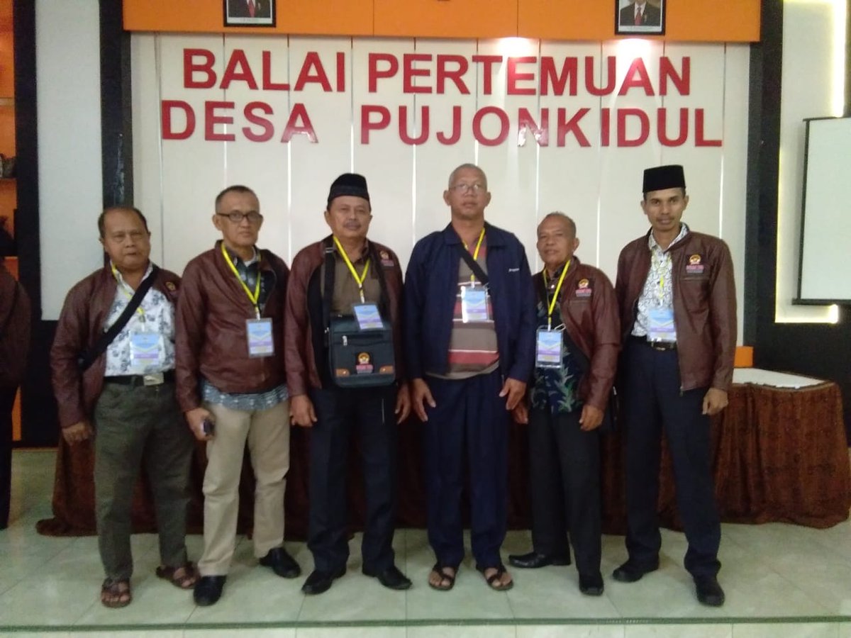 SMajosati's tweet photo. FORUM BPD KAMPAR, Study banding ke Desa Pujon kidul, malang jawa timur.

@jokowi 
@taufikmadjid71 
@EkoSandjojo https://t.co/VQx3c3yMNZ