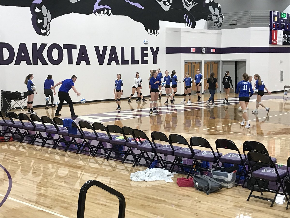 ponca712's tweet photo. @poncaschool How about some βlikesβ for coaches warming up? #gobigponcablue #goingtobealatenight https://t.co/H93kl8Uw1U