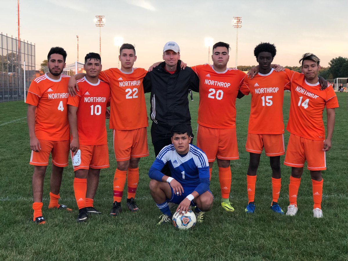 NorthropSports's tweet photo. Go Bruins! ⚽️ https://t.co/B4ZCv4BArG