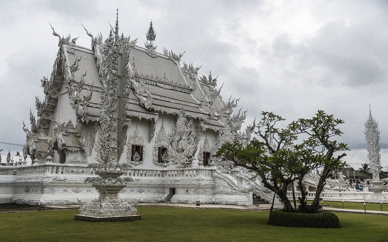 lamusadelgato's tweet photo. El cielo y el infierno están en la tierra, solo tienes que ir a este templo en Tailandia para visitarlos https://t.co/1QMoJ5MplR https://t.co/dtPgYs2Foq