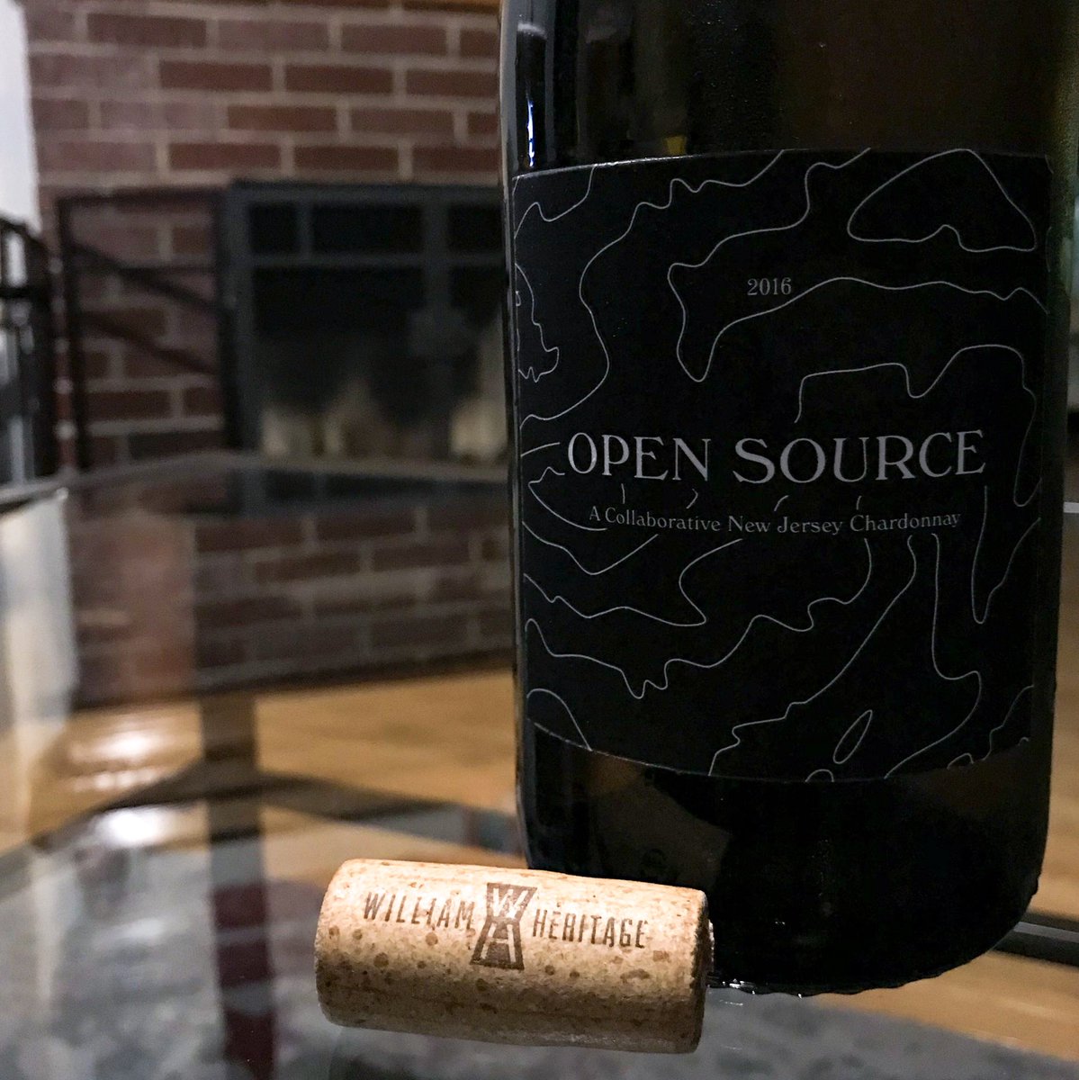 Alleigh's tweet photo. The 5th & final@wine of #ECWineChat...@HeritageWineNJ #OpenSourceChardonnay. The nose is full of pears & mango. The mouth has both, plus a bit of cloves, salinity, & hints of popsicle stick and cremé brûlée. Yum! https://t.co/eerU0z4BLJ