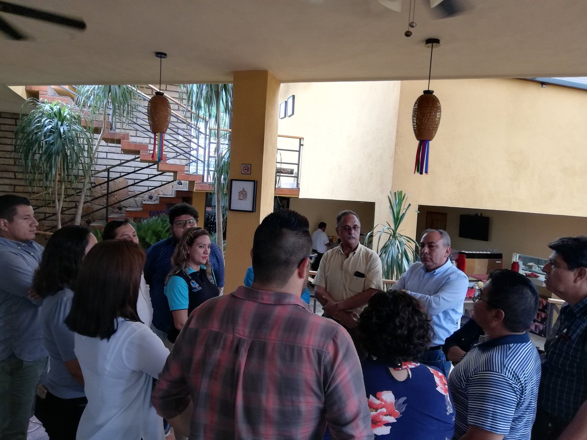 HugoArmandoAgu3's tweet photo. Agradezco a los compañeros docentes, alumnos y personal administrativo de la Escuela de Ciencias Químicas, Ocozocoautla, por sus muestras de apoyo, reflexiones y propuestas que contribuirán a la evolución y transformación de la UNACH. https://t.co/qrRQLs6EAl
