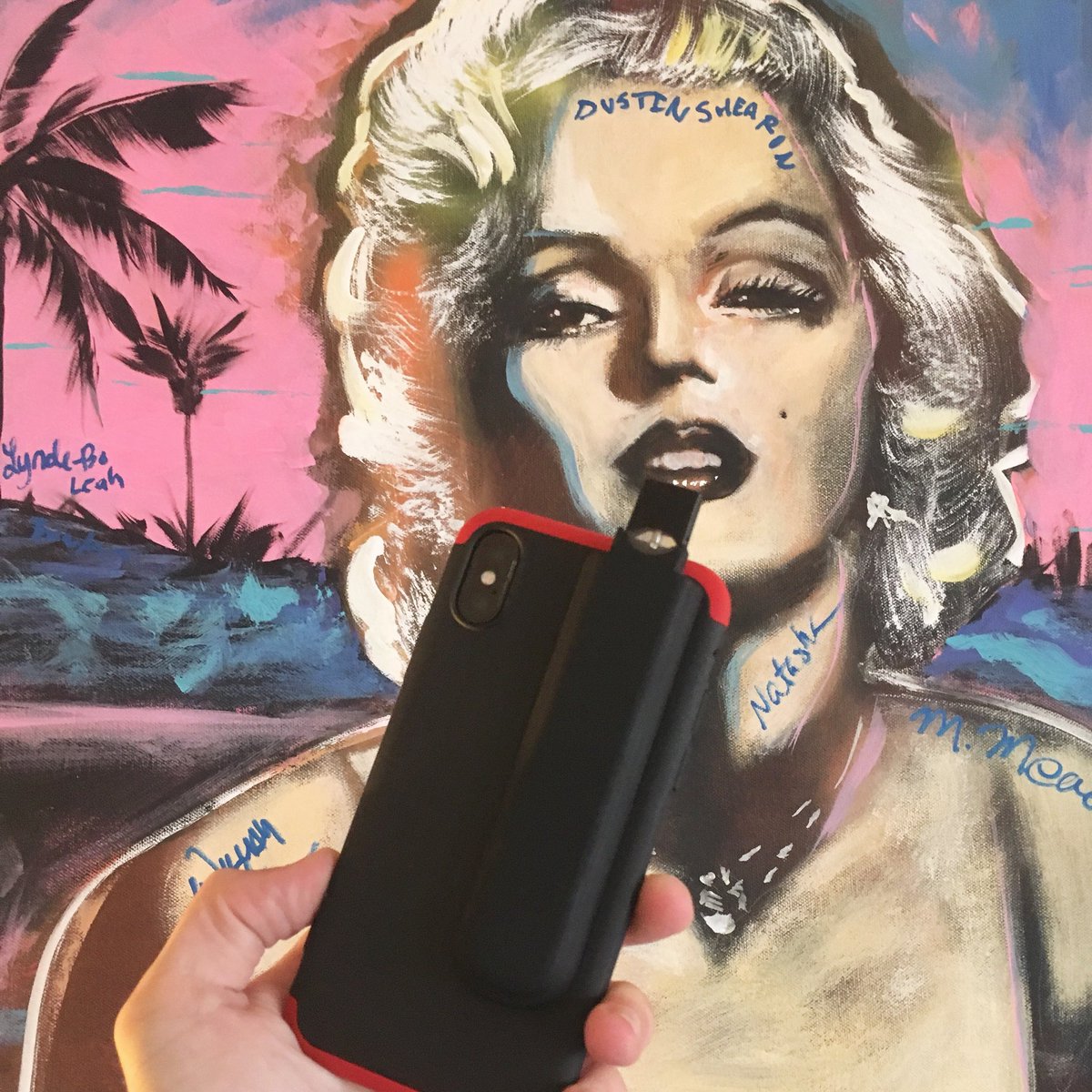 SmokeAce_'s tweet photo. Do you think Marilyn would’ve smoked #JUUL ? https://t.co/JqbQhOGzbV