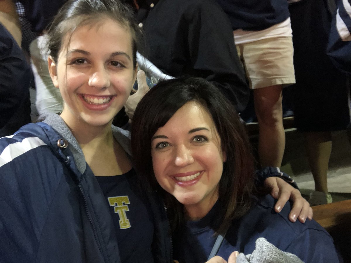 ginalustig's tweet photo. Thank you @THSSWIMANDIVE for a fabulous evening! #teacherappreciation https://t.co/GuktmJ7LwD
