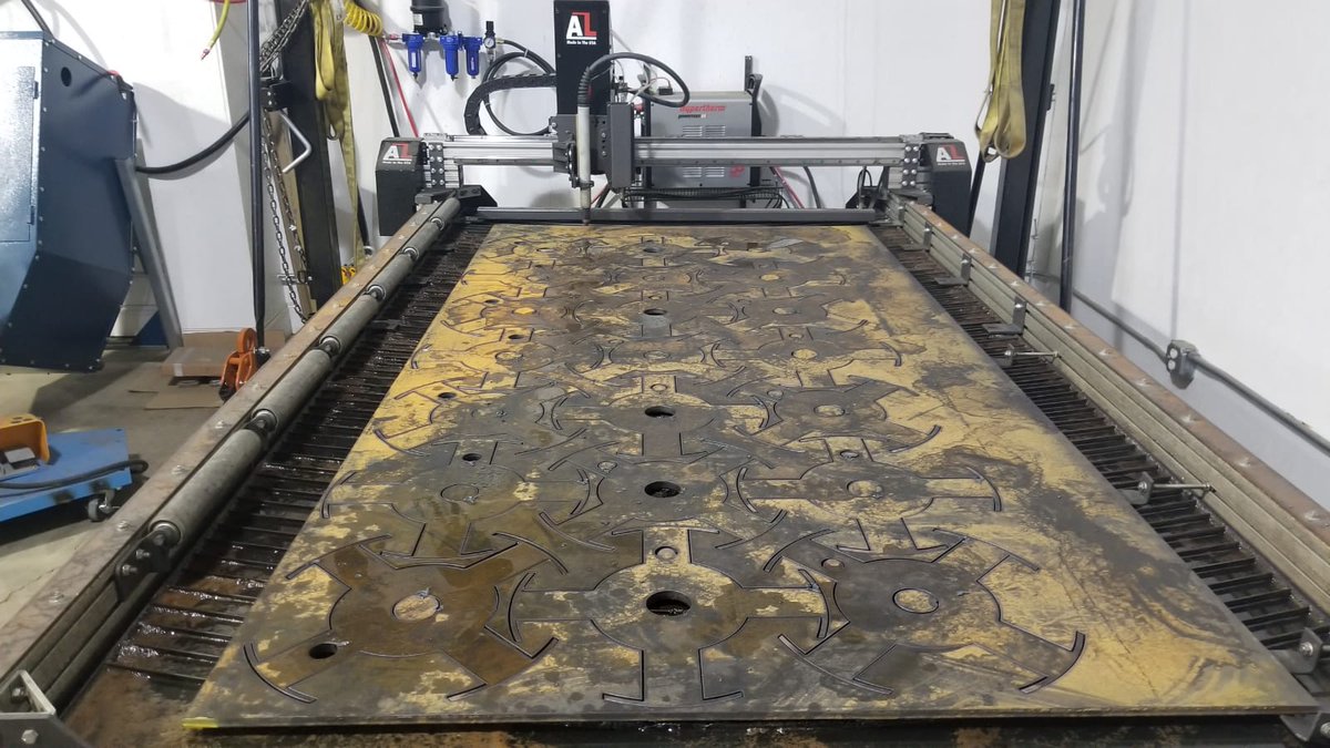 DsiFabrication's tweet photo. Precision cutting 1/2" plate on our @arclightdynamic plasma table. https://t.co/cMsy91XrFJ