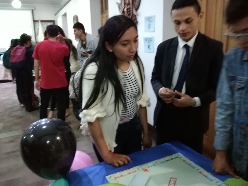 ULaGranColombia's tweet photo. #SemanaUGCIn
Ven al auditorio de los Virreyes y juega Econopolio hasta las 8:00 p.m. 💰🔢 #TodosSomosUGC #UnaExperienciaDeVida https://t.co/lZbe7vqxEh