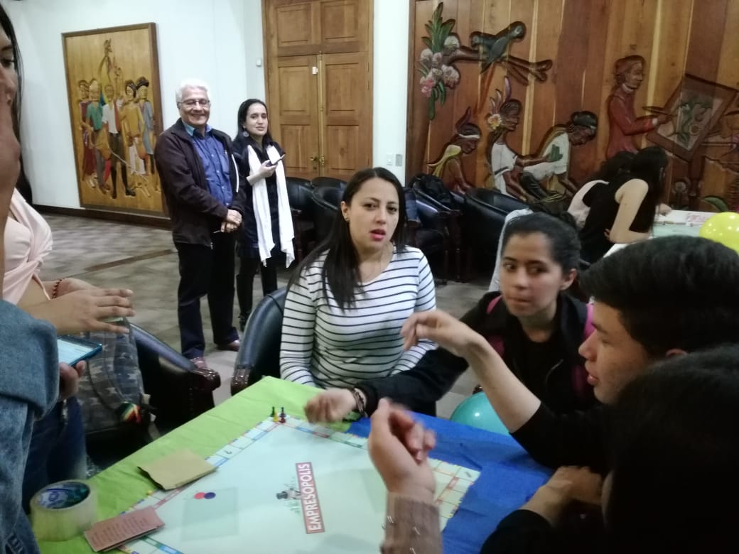 ULaGranColombia's tweet photo. #SemanaUGCIn
Ven al auditorio de los Virreyes y juega Econopolio hasta las 8:00 p.m. 💰🔢 #TodosSomosUGC #UnaExperienciaDeVida https://t.co/lZbe7vqxEh