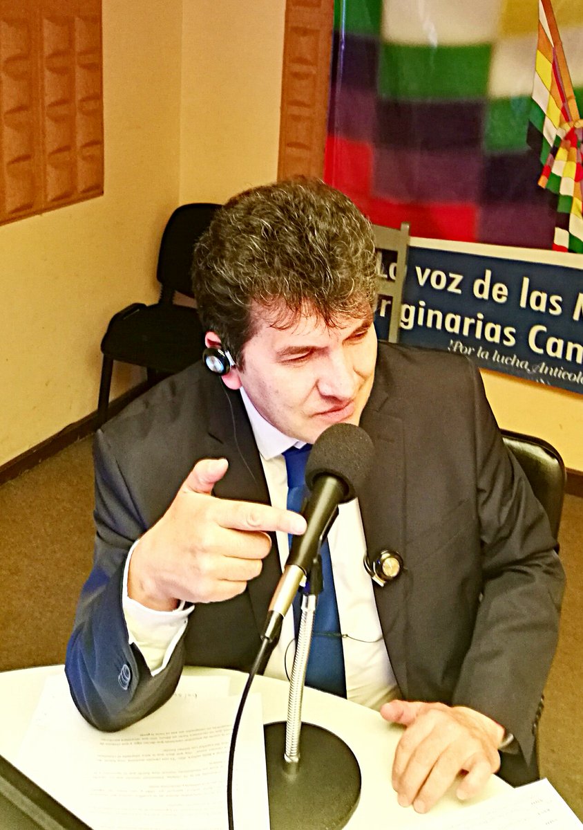 Otro dia excelente en mi programa radial "LOS ESPECIALISTAS" Por la 99.4 FM La Paz Bolivia