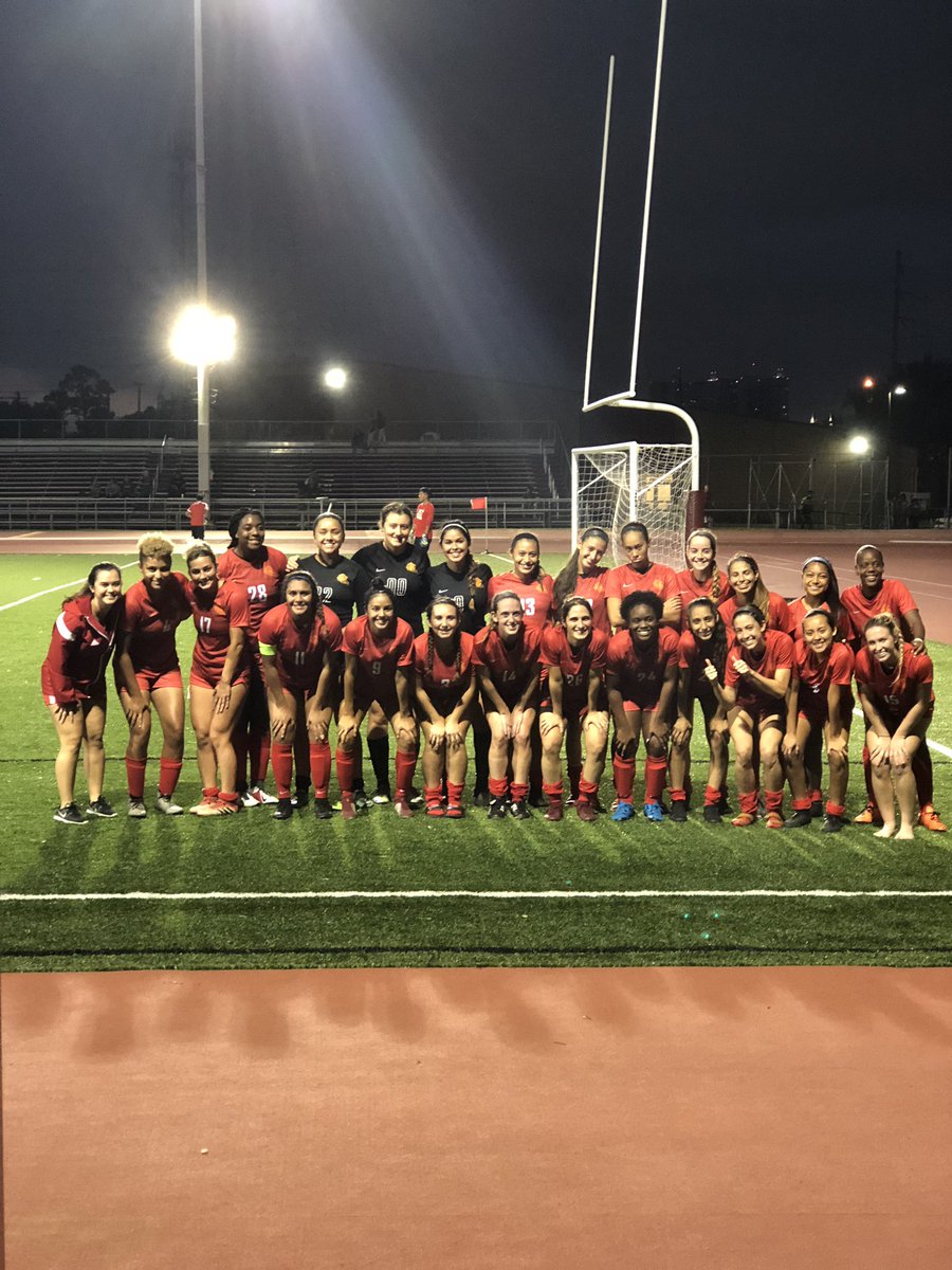 USTAthletics's tweet image. 🚨FINAL 🚨
@USTWSoccer defeats LSUA 
                            1-0!
           #USTWS #GoCelts 🦁⚽️