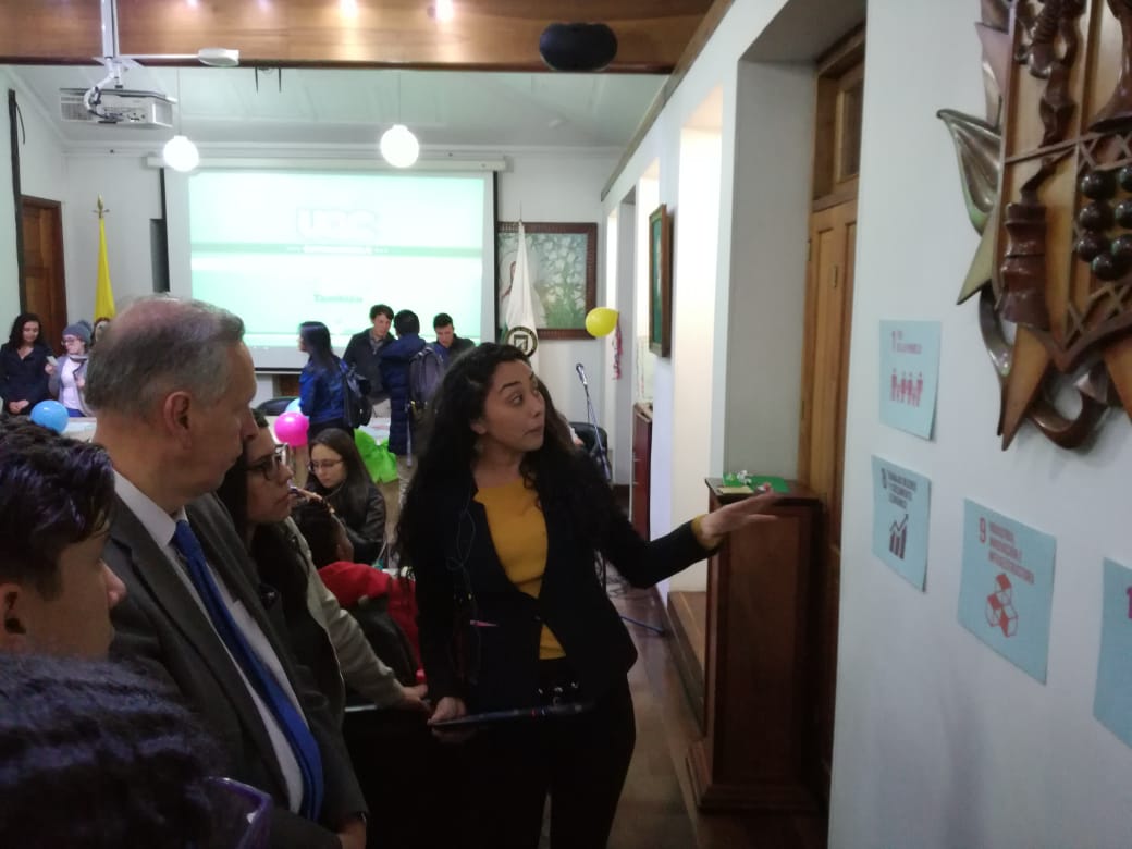 ULaGranColombia's tweet photo. #SemanaUGCIn
En el auditorio de los Virreyes también disfruta de la muestra fotográfica de Proyección Social 🌍📸 https://t.co/1g0mvsTZzA