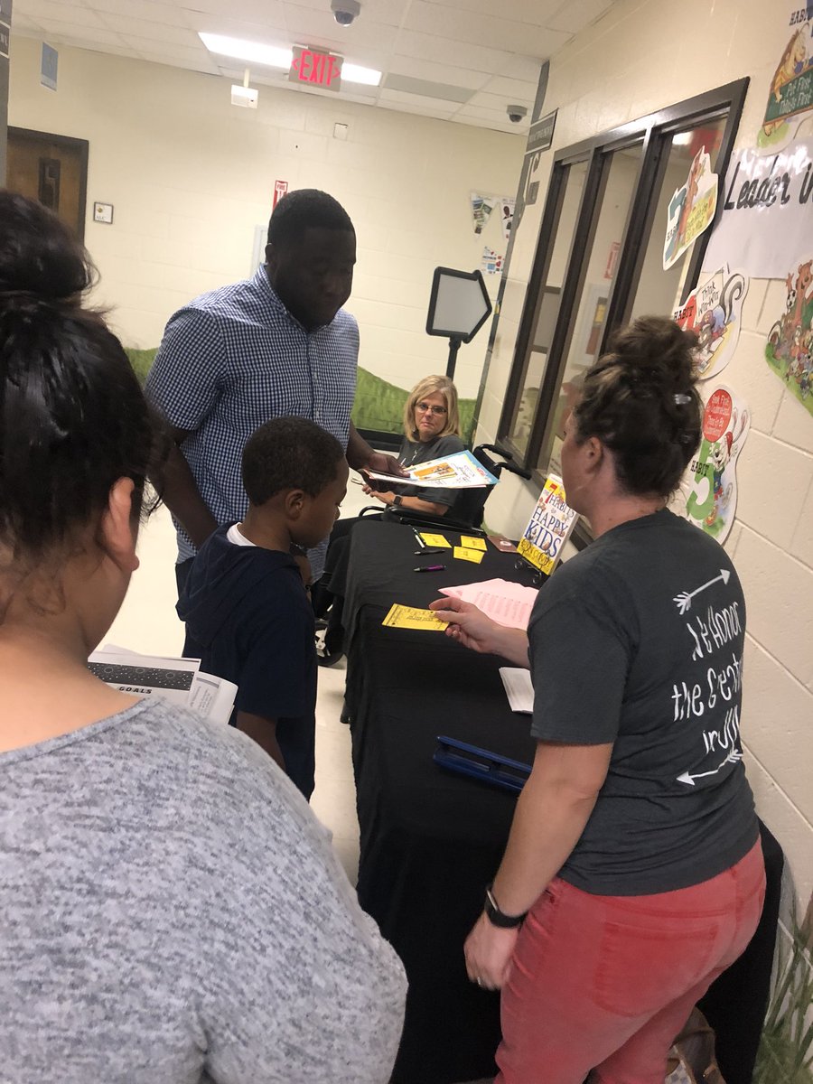 lonniebnelson's tweet photo. #inthehive is buzzing @ACELBNE @danreyes72 @KBGallman @sonja_parnell https://t.co/7xCPAf1p4j