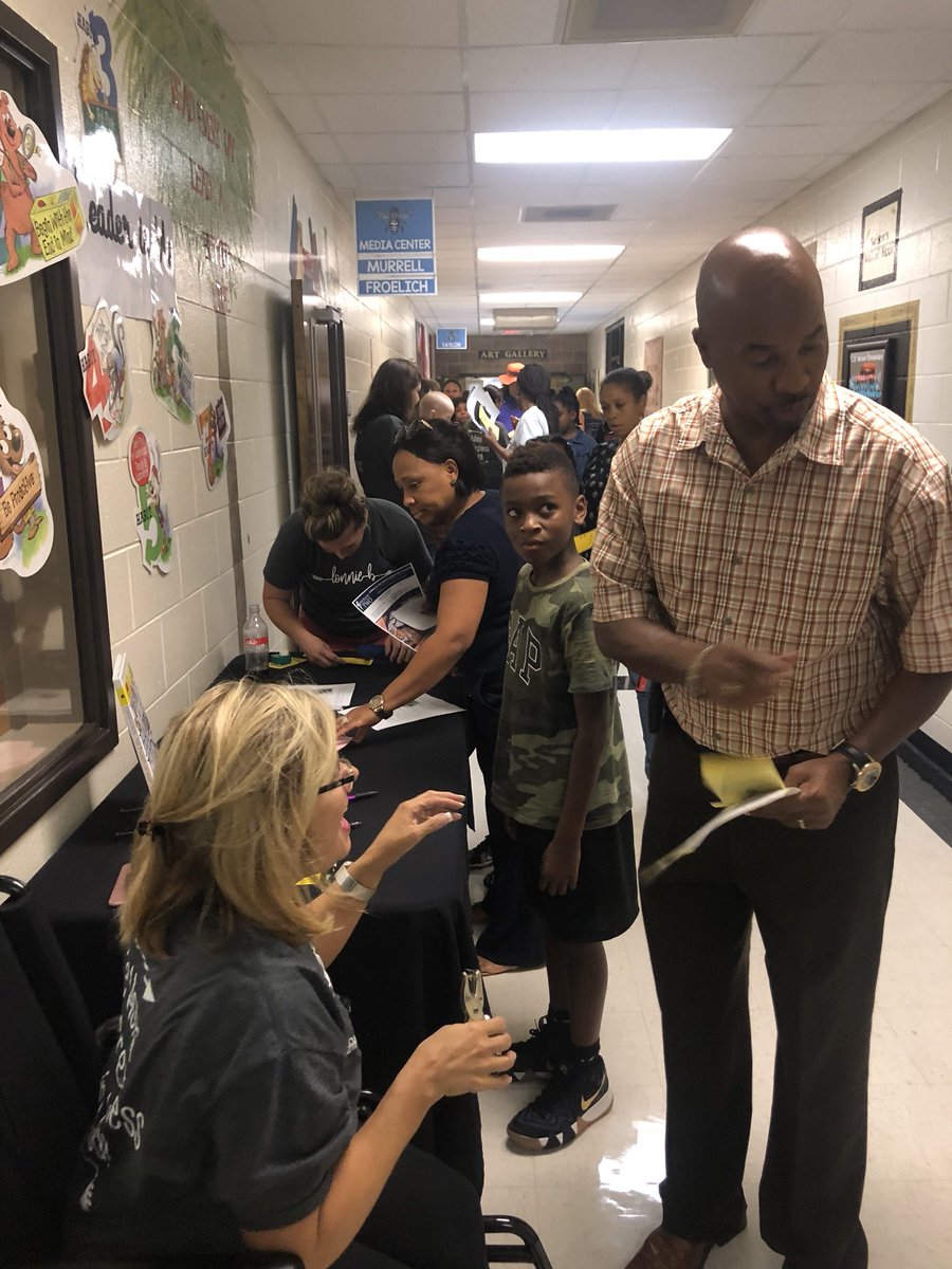 lonniebnelson's tweet photo. #inthehive is buzzing @ACELBNE @danreyes72 @KBGallman @sonja_parnell https://t.co/7xCPAf1p4j