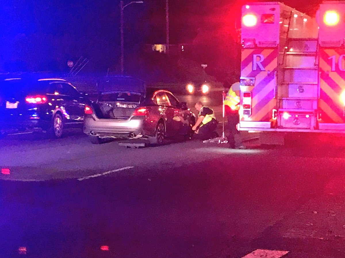 <a href="/CMPD/">CMPD News</a> Officer is changing a tire for someone right by scene of restaurant fire. Saw another officer help <a href="/charlottefire/">Charlotte Fire Dept.</a> pull a hose. #teamwork @FOX46News