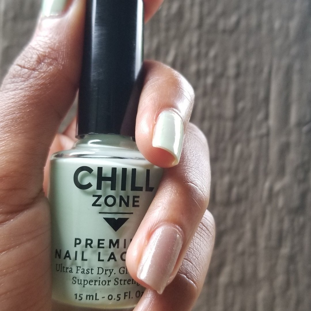chillzonenails's tweet photo. Loving this green polish 💚 created by Dana using #SecretsoftheEmeraldRiver

✨ Tag your photos for a chance to be featured.

#NailsoftheWeek #CZNPolish https://t.co/OtmDzn7IaZ