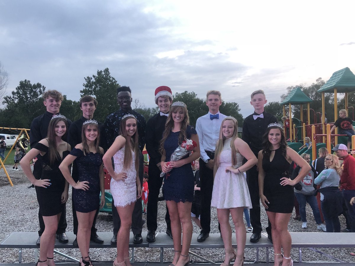 DCGBoysXC's tweet photo. Congrats to @Tyler_3321 and @cooper_jpierce for being named to Homecoming Court and to Tyler for being voted king! #XCKing #fiveyearsrunning https://t.co/UlArPb4gey