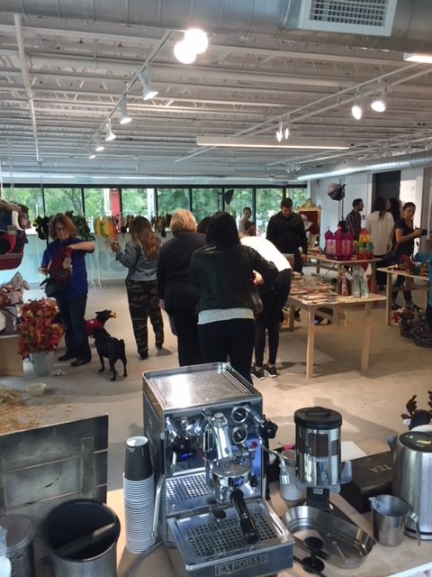 EspressoBella's tweet photo. Enjoyed #coffee #catering for @PetSmart #WheresYourWhiteTie #BeverageBranding #BaristaView https://t.co/gYdZ8v211d